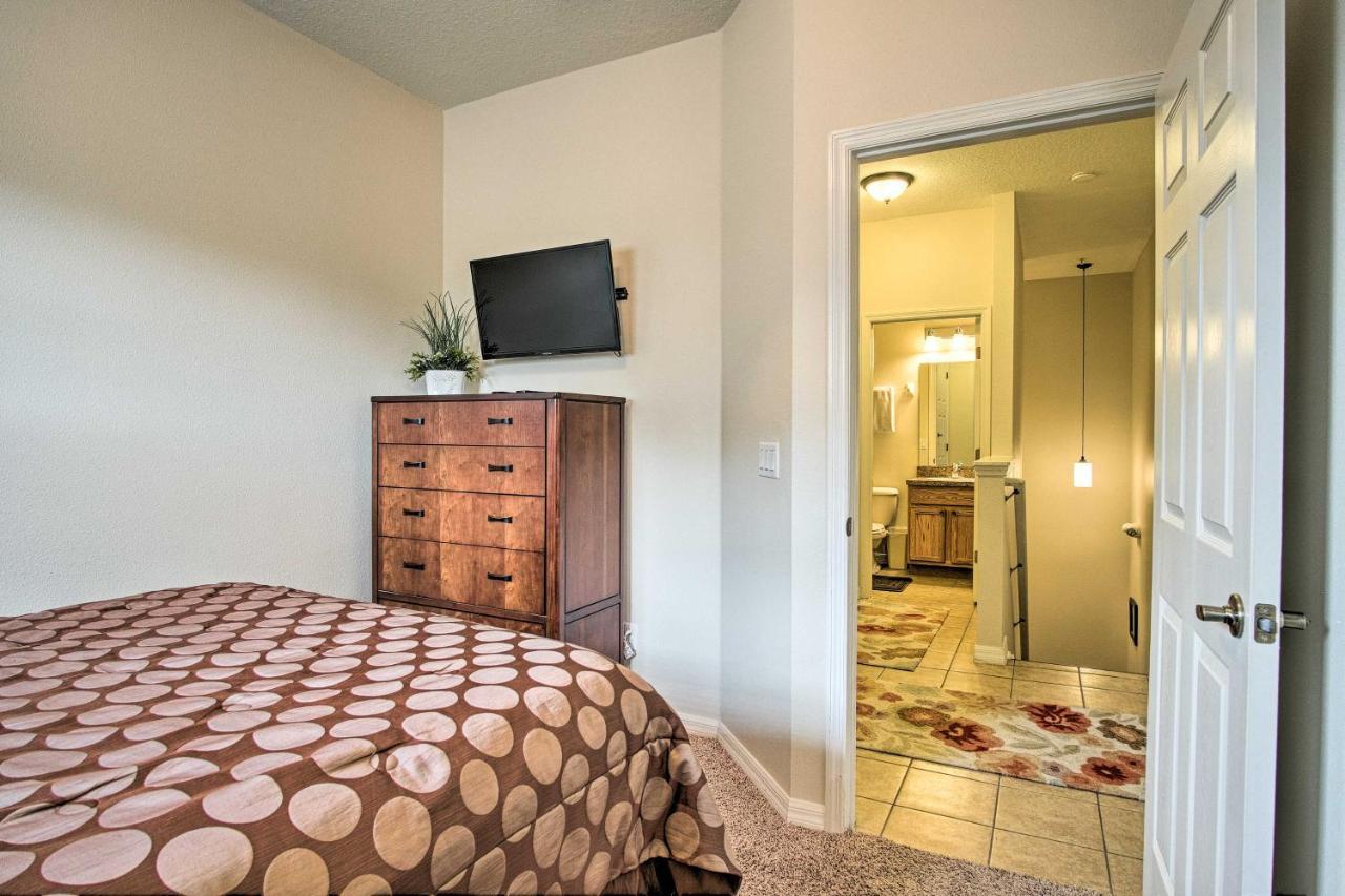 Quiet Condo With Balcony About 2 Miles To Disney World! 올랜도 외부 사진