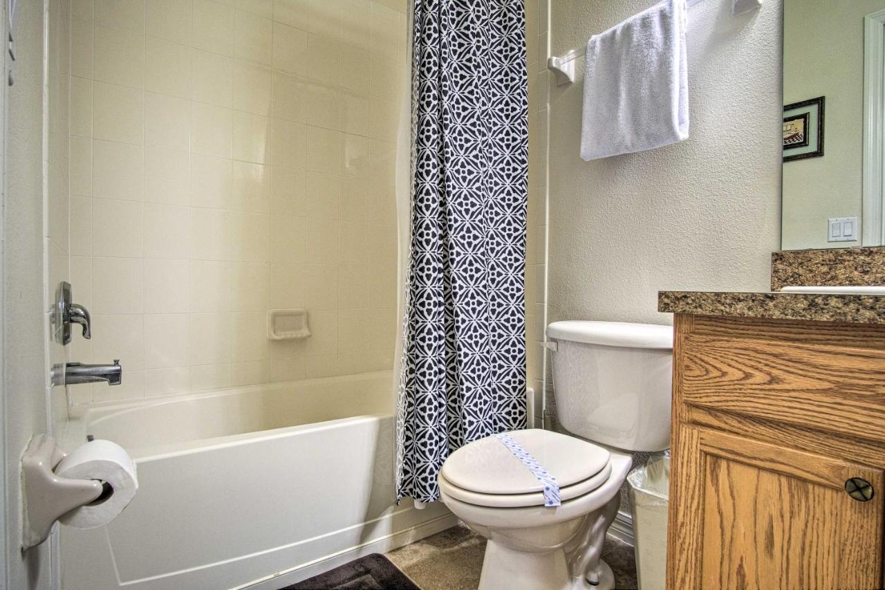 Quiet Condo With Balcony About 2 Miles To Disney World! 올랜도 외부 사진